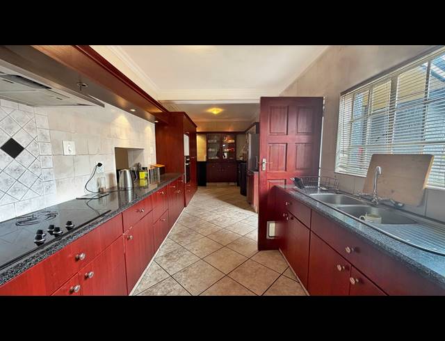 6 BEDROOM HOUSE FOR SALE IN NORKEM PARK